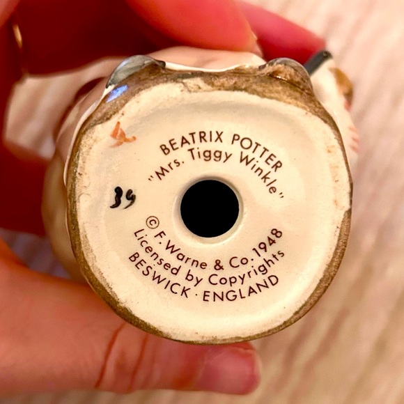 Beswick England, F. Warne and co., Beatrix Potter Mrs. Tiggy Winkle figurine - Picture 4 of 4